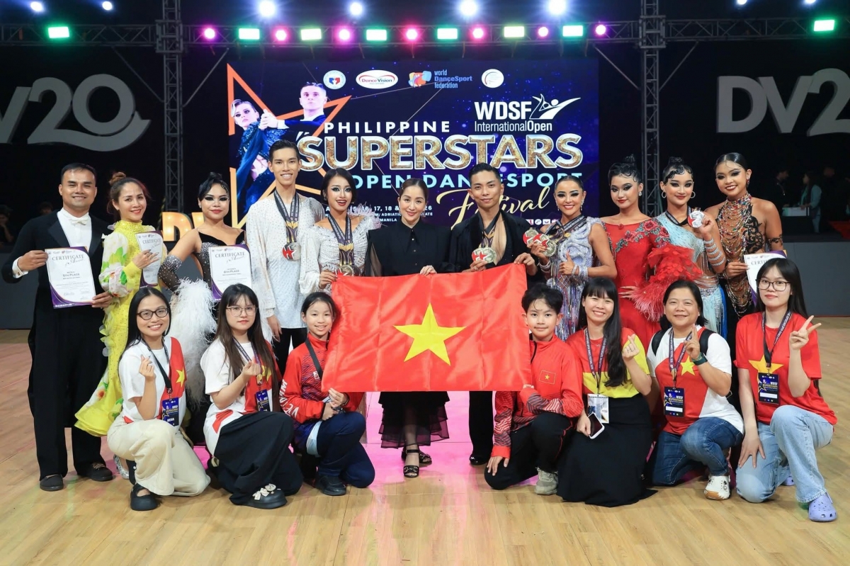 Vietnamese dancers win six golds at SEA Championship Standard Adult